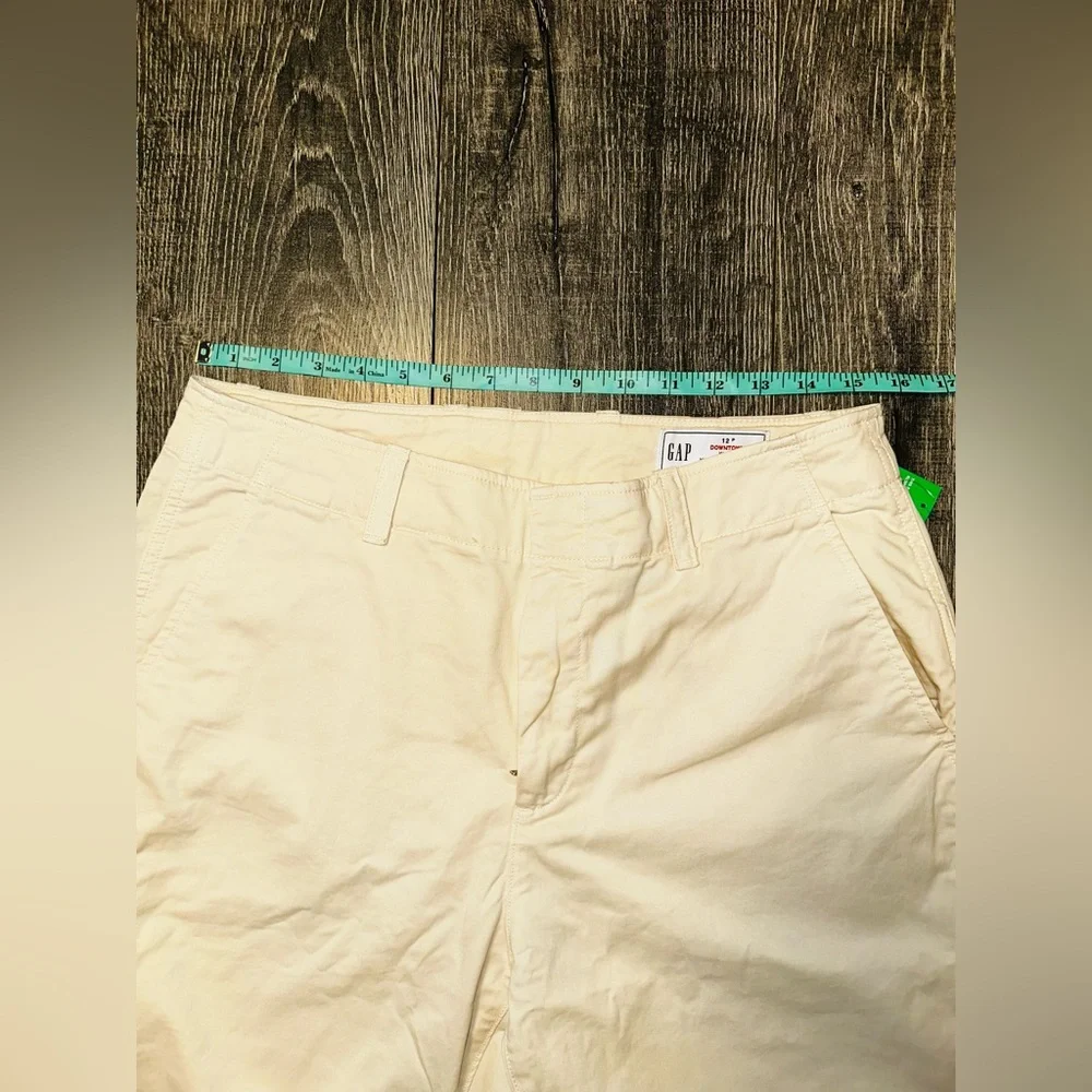 Gap Woman’s Downtown Khaki Petite Pants - Picture 7 of 11